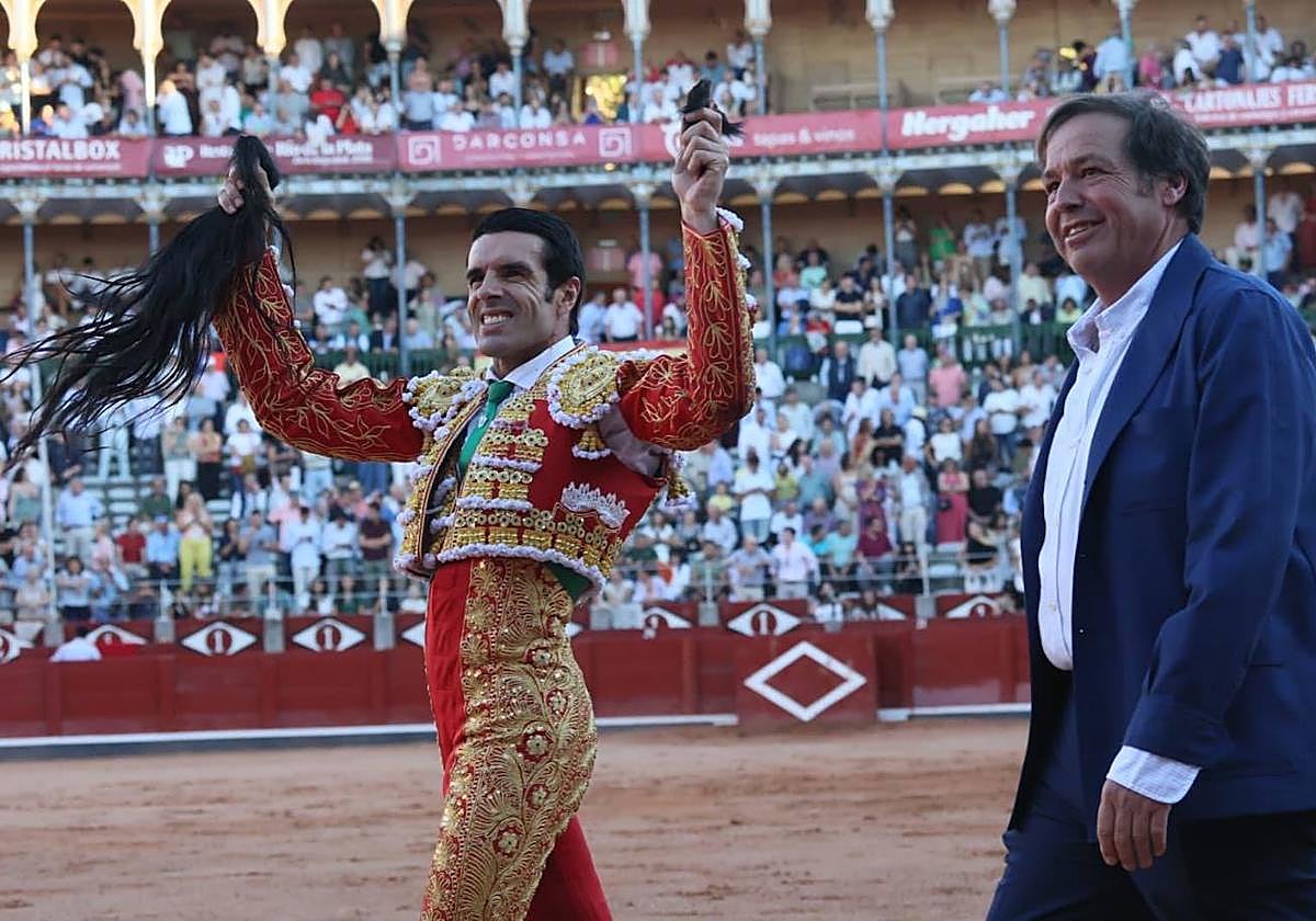 El primer cartel de figuras, en directo desde La Glorieta: Roca Rey no convence en el sexto