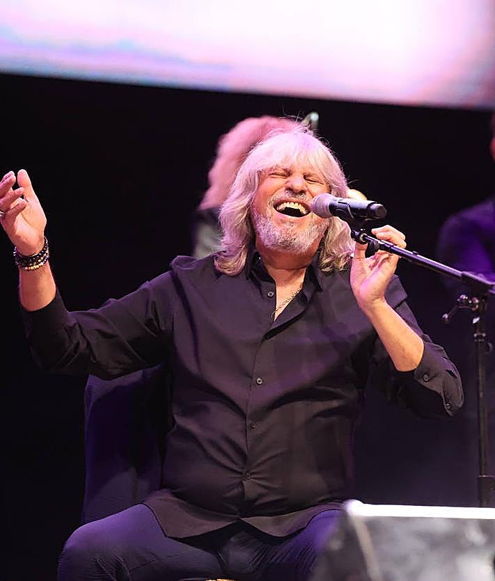 Imagen secundaria 2 - José Mercé transforma la Plaza Mayor en un tablao flamenco y pone el broche de oro a los conciertos