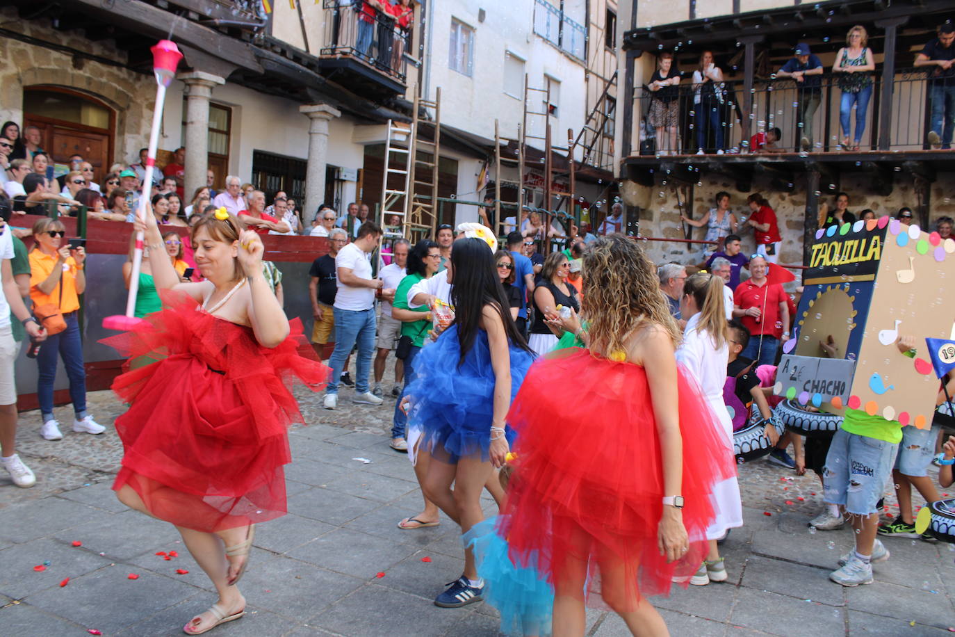 San Esteban de la Sierra disfruta con el toro