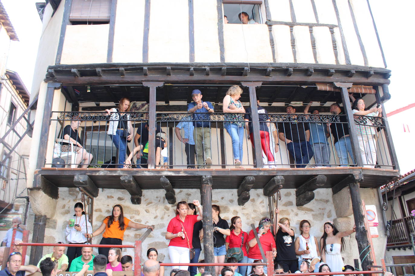 San Esteban de la Sierra disfruta con el toro