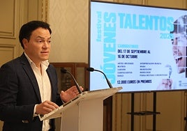 El concejal de Juventud, Pedro Martínez en la presentación de la VIII edición del Festival Jóvenes Talentos.