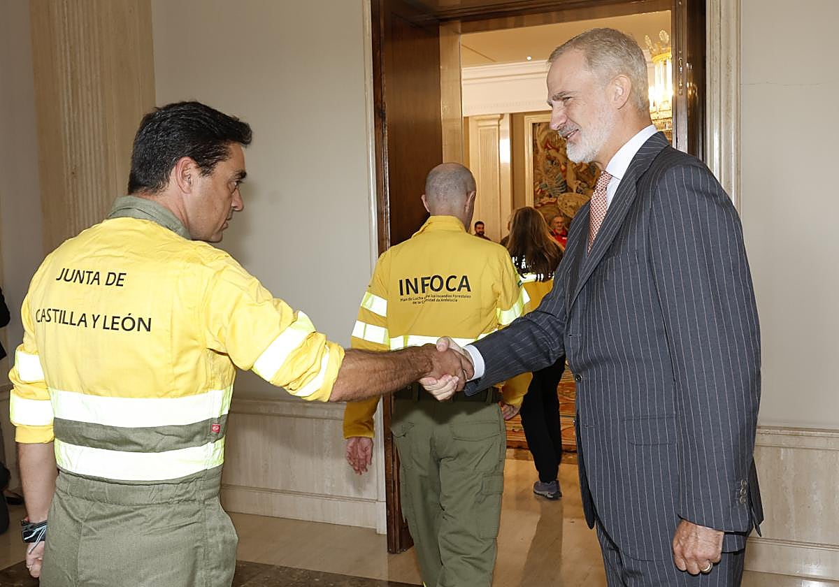 Sánchez Martín saluda al Rey.