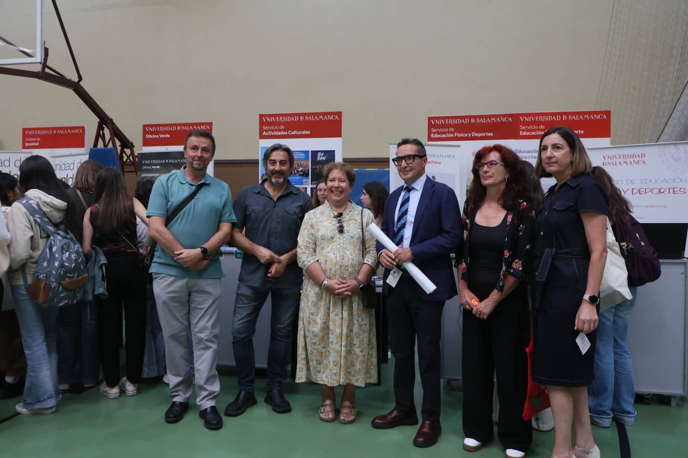 Pistoletazo de salida al curso: gran ambiente en la Feria de Bienvenida de la Universidad