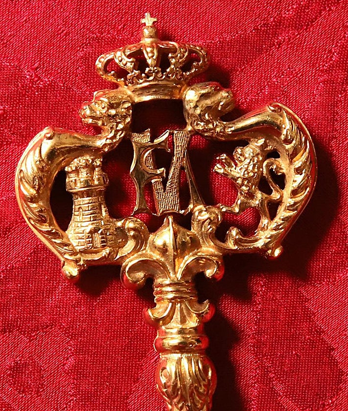 Imagen secundaria 2 - El Carmelo de Alba envía a Felipe VI una nueva llave real del sepulcro de Santa Teresa