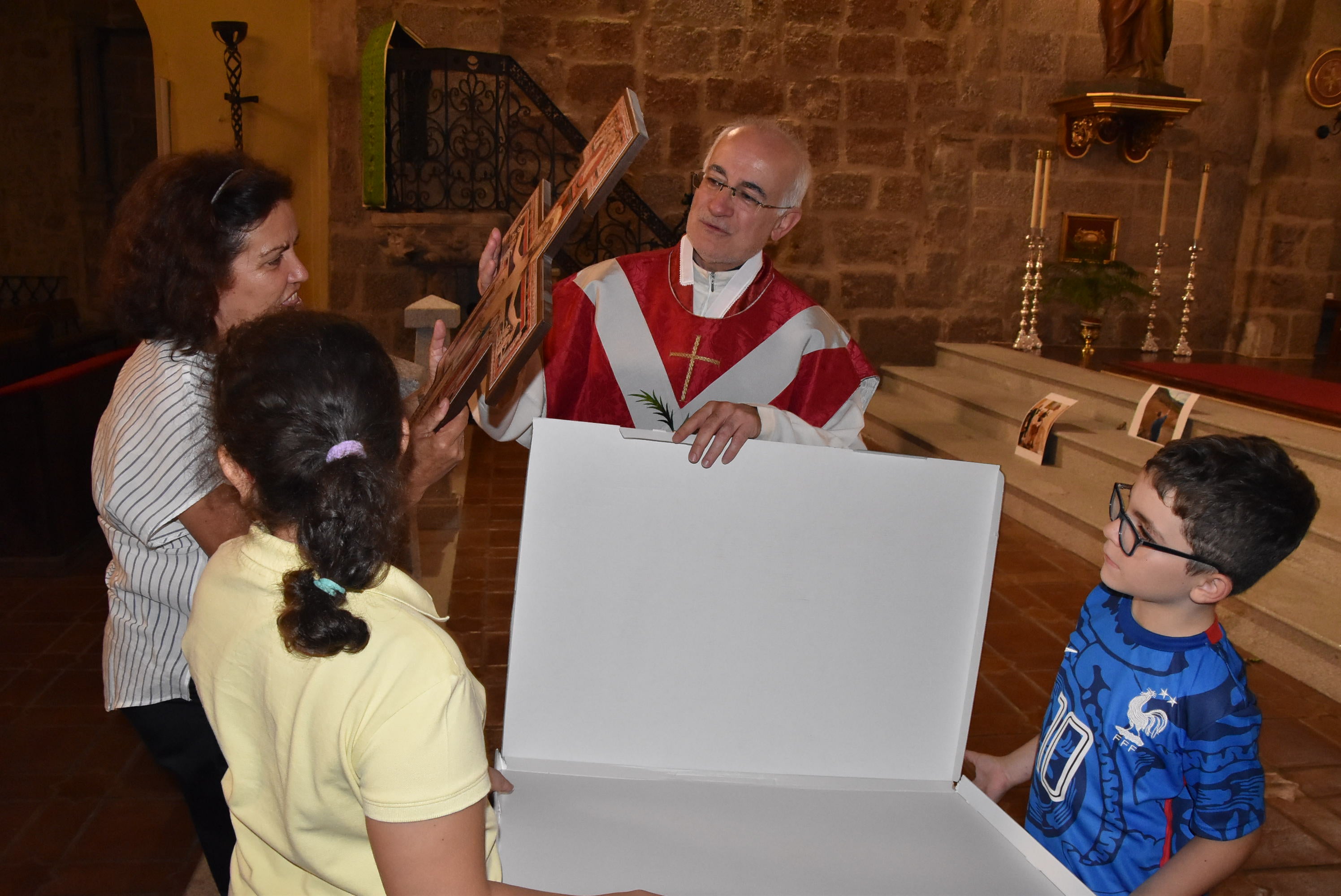 La Seráfica Hermandad de Béjar se despide de su párroco