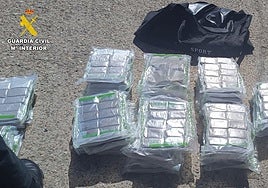 Imagen del alijo intervenido al joven.