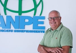 Guillermo Bueno, presidente de ANPE Salamanca, en las instalaciones de la sede en la ciudad.