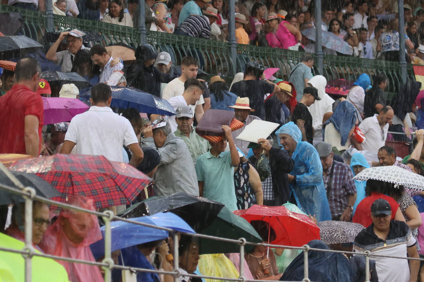 Las mejores imágenes de los tendidos de La Glorieta de este sábado