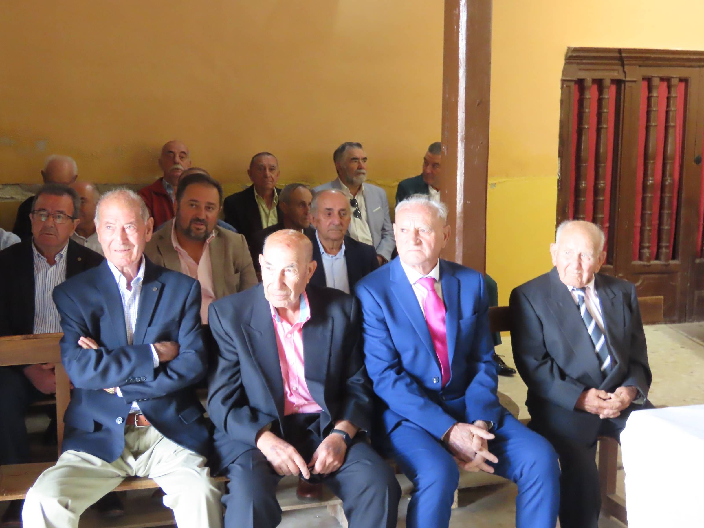 Himnos en honor a Nuestra Señora de las Angustias en Bóveda