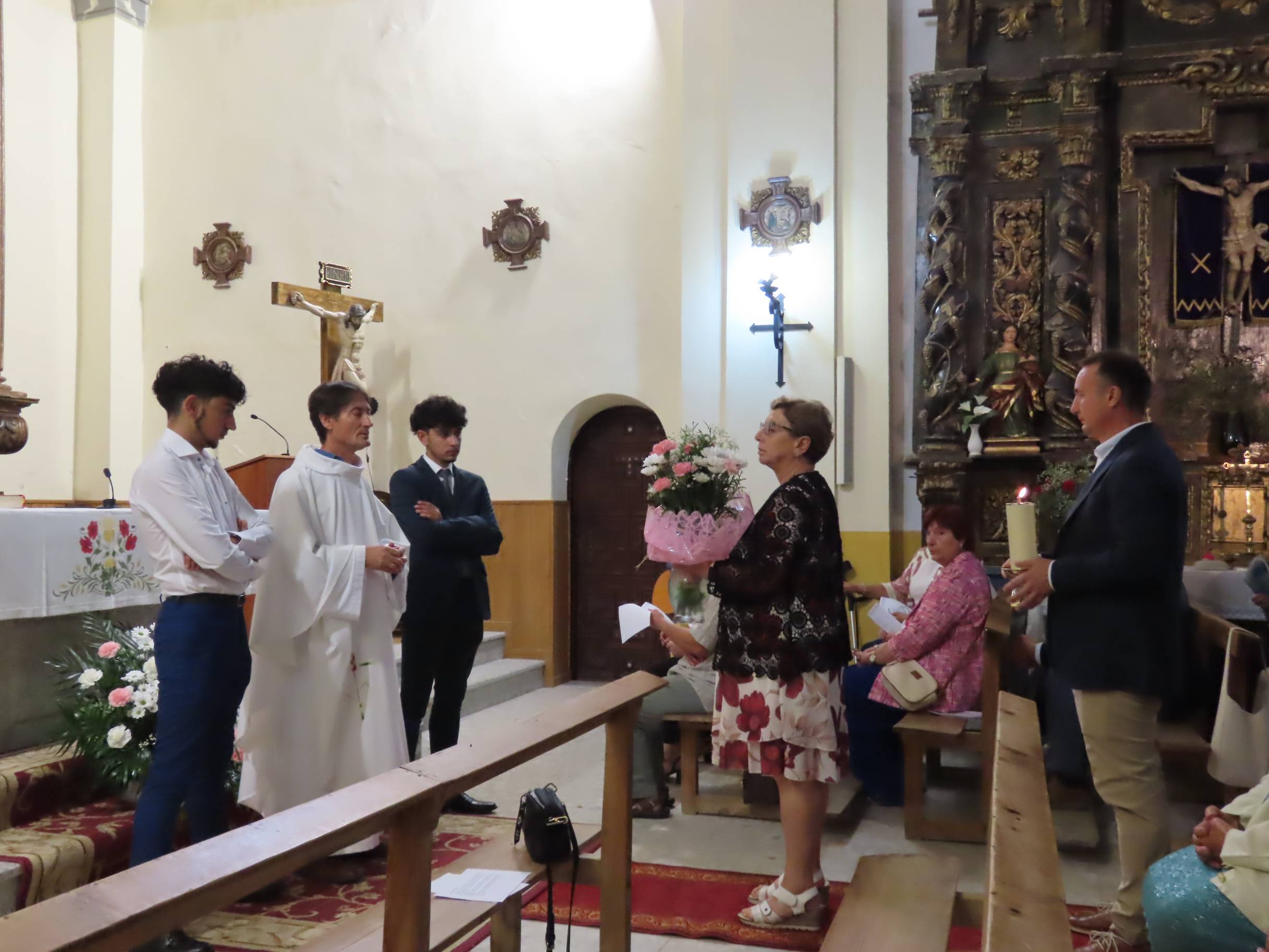 Himnos en honor a Nuestra Señora de las Angustias en Bóveda