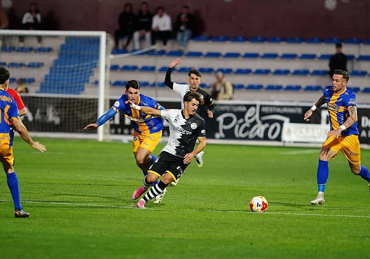 Unionistas - Real Avilés: resumen, resultado online y goles del partido de Primera RFEF (3-2)
