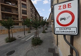 Señal de ZBE en la calle Ancha.