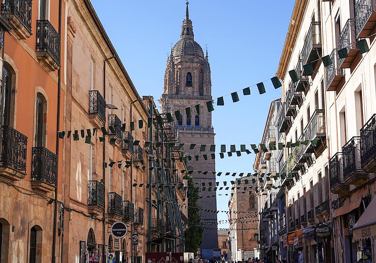 ¿Le gusta la decoración preparada para la procesión de La Esperanza?