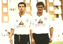 Manolo Peña, a la derecha, junto a Carlos, en un partido de la UDS.