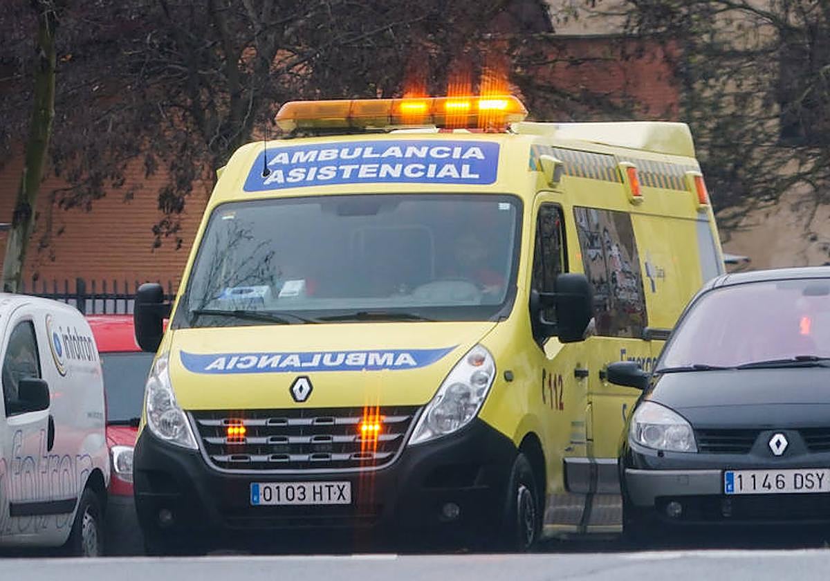 Imagen de una ambulancia del Sacyl.