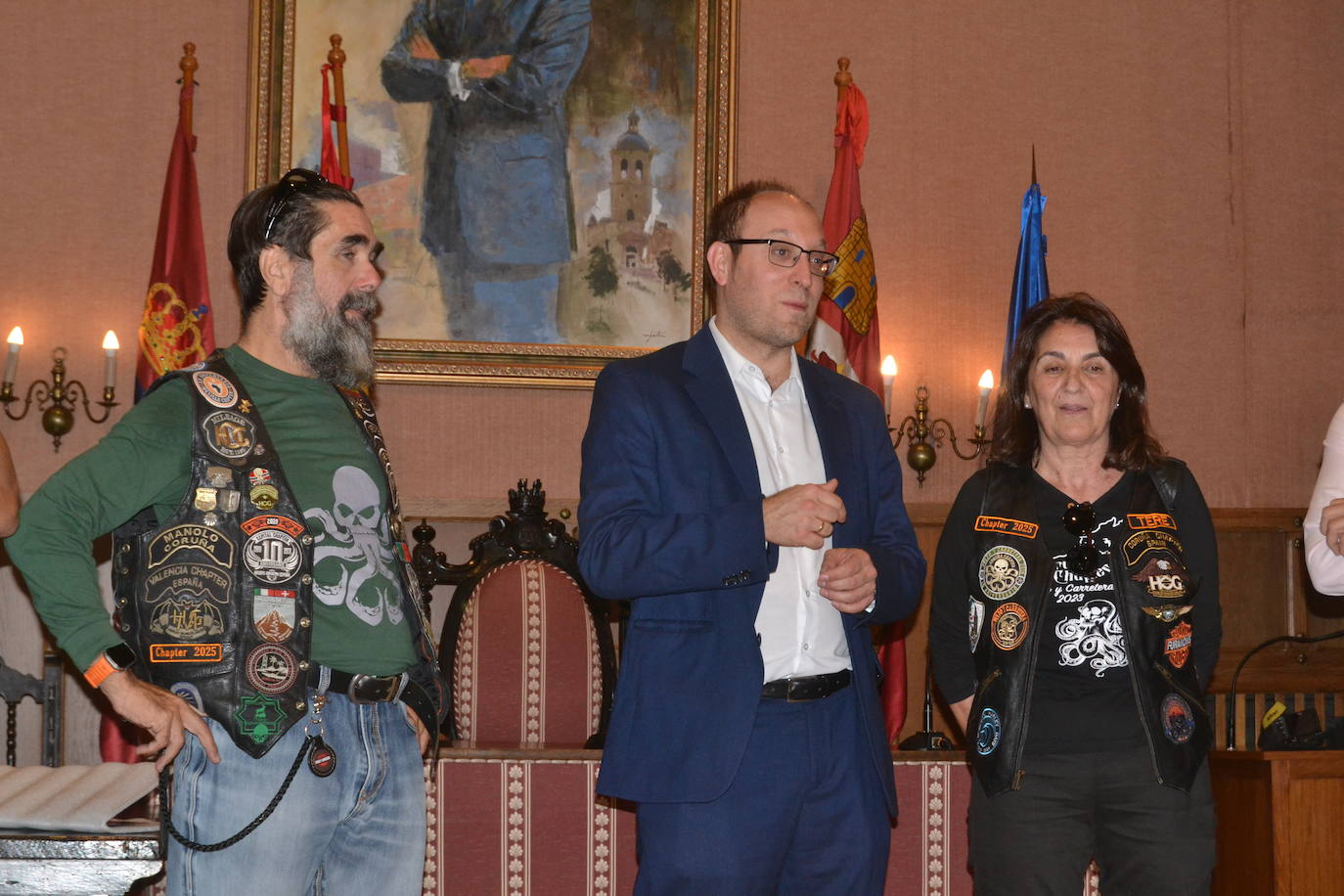 Recepción a un grupo de moteros en Miróbriga