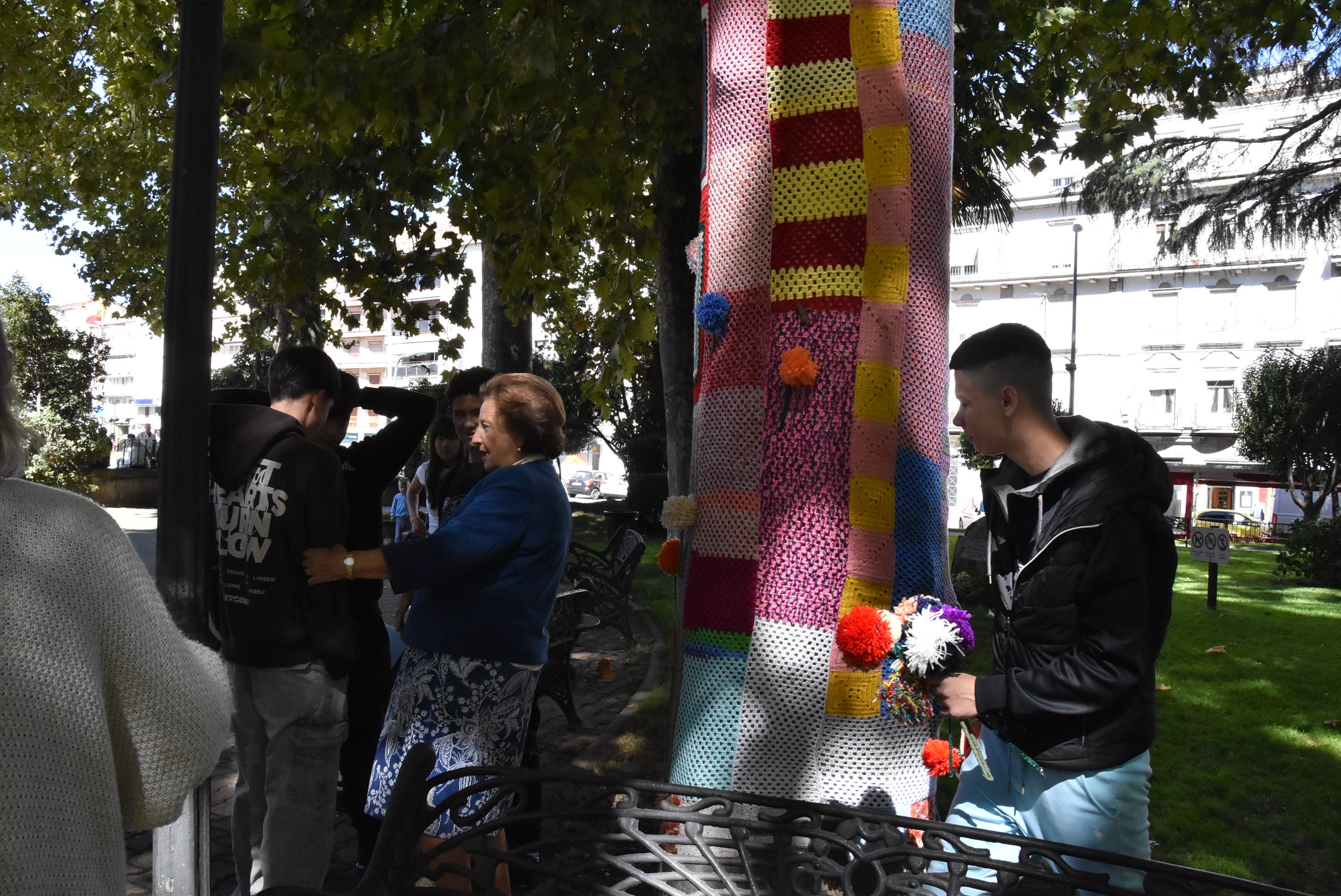 Éxito del proyecto intergeneracional &#039;Tejiendo raíces&#039; en el colegio María Auxiliadora de Béjar