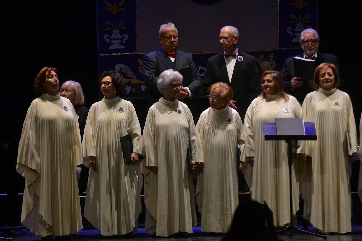 La música de las corales ensalza el 125 aniversario del Teatro Nuevo de Miróbriga