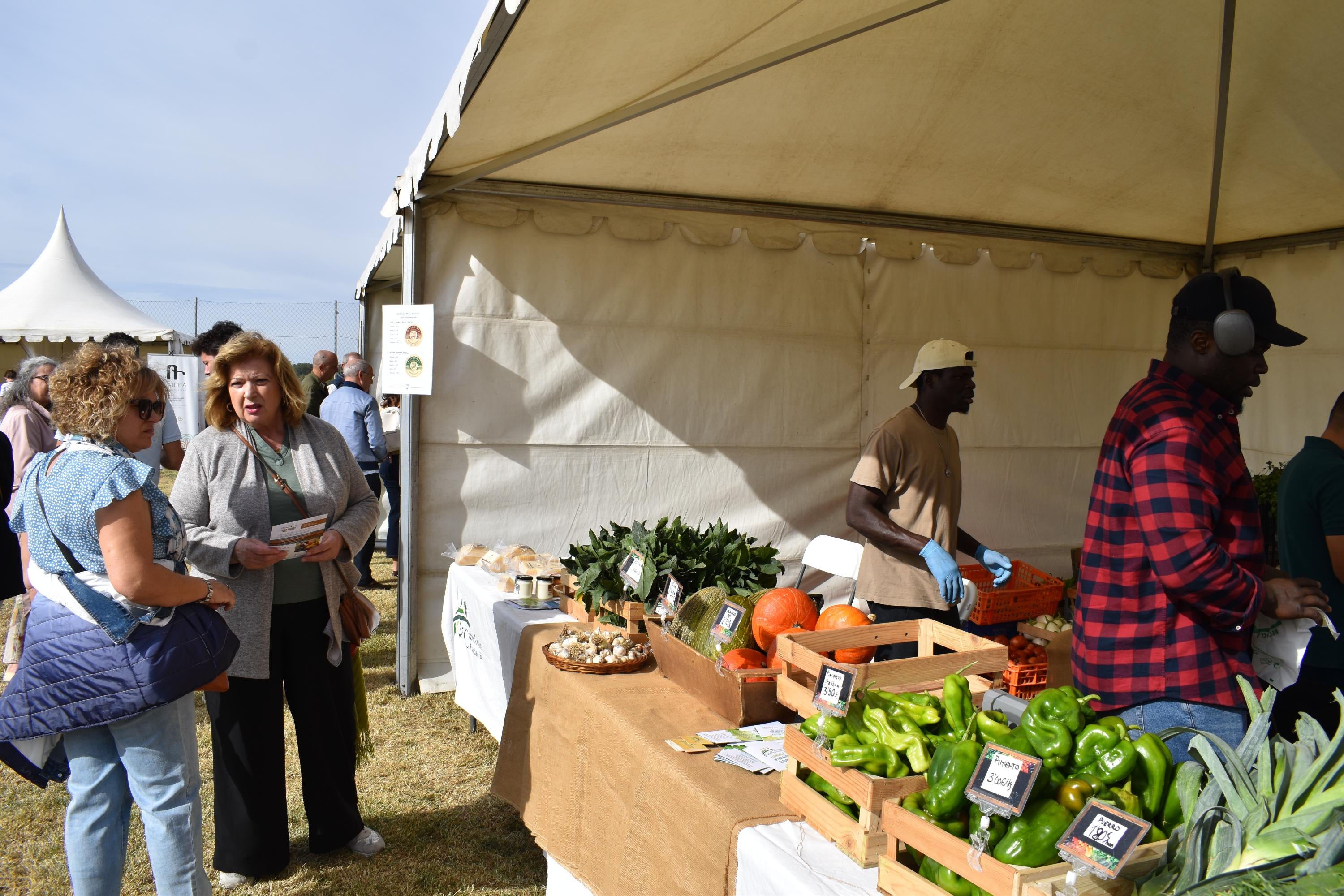 El campo y la ciudad se dan cita en Cabrerizos con el Mercado Ecológico de Salamanca