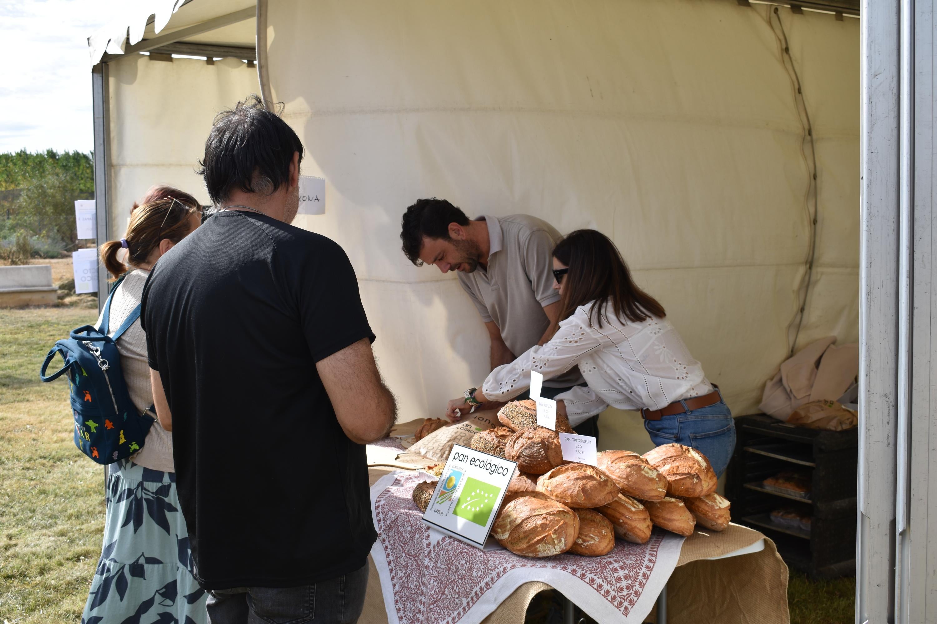 El campo y la ciudad se dan cita en Cabrerizos con el Mercado Ecológico de Salamanca