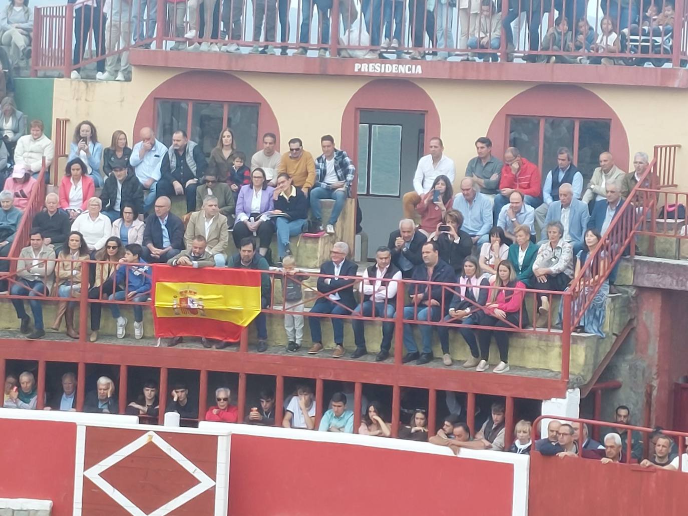 San Miguel de Valero disfruta con su fiesta y los toros