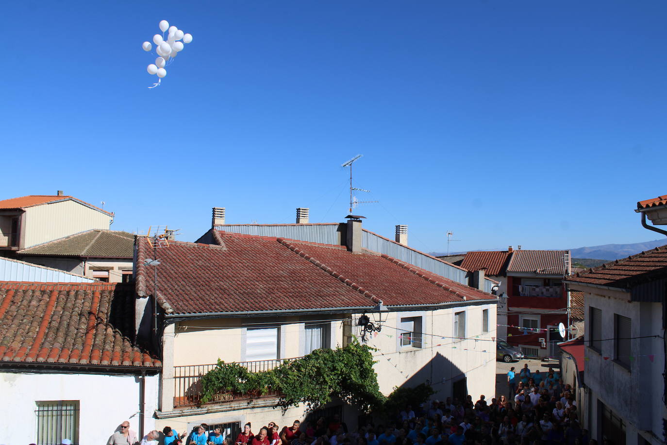 Emotivo y animado inicio de fiestas en San Miguel de Valero