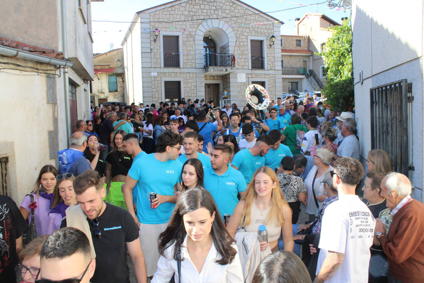 Emotivo y animado inicio de fiestas en San Miguel de Valero
