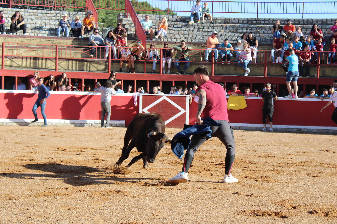 Emotivo y animado inicio de fiestas en San Miguel de Valero