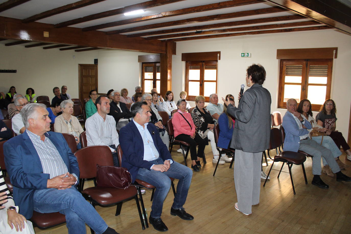 Todo listo en San Esteban de la Sierra para estrenar sus &quot;Viviendas en red&quot; para personas mayores
