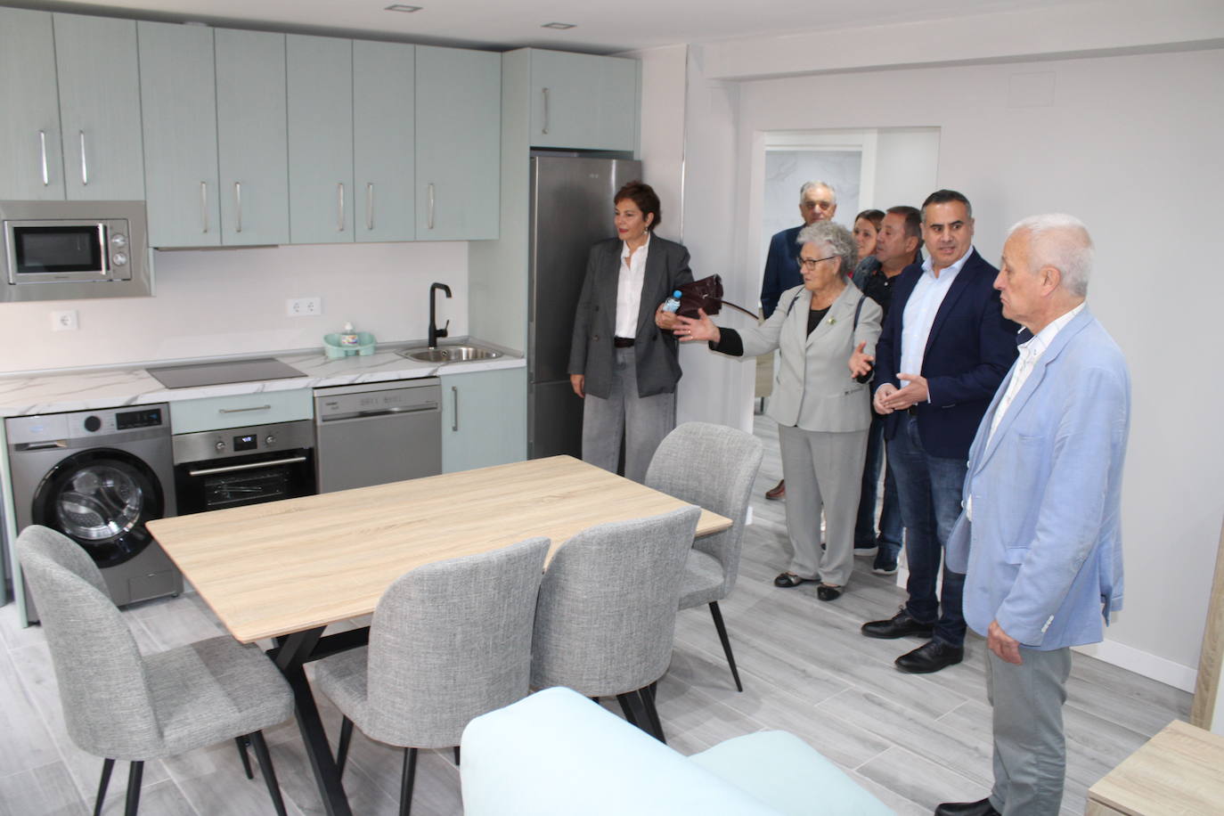 Todo listo en San Esteban de la Sierra para estrenar sus &quot;Viviendas en red&quot; para personas mayores