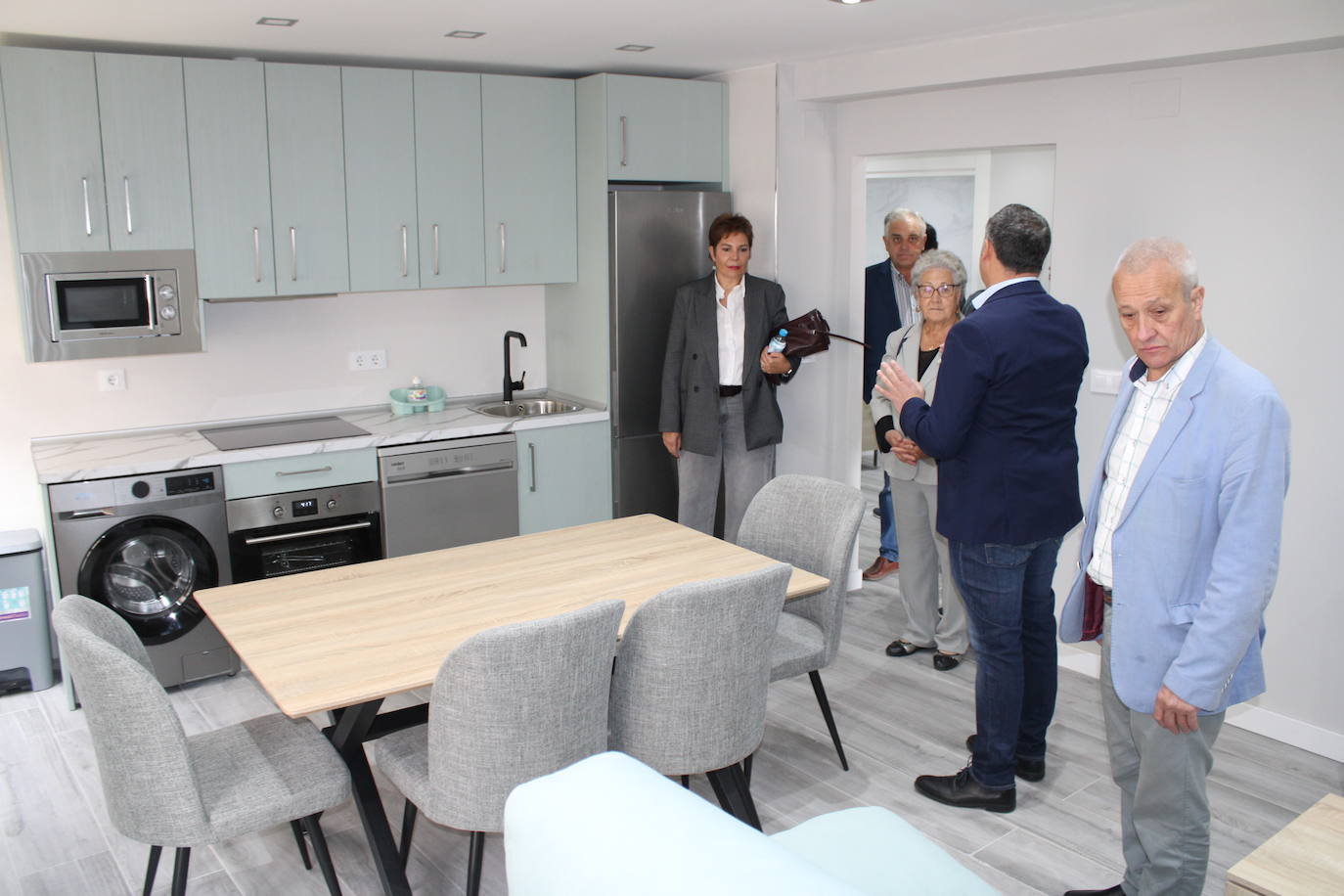 Todo listo en San Esteban de la Sierra para estrenar sus &quot;Viviendas en red&quot; para personas mayores