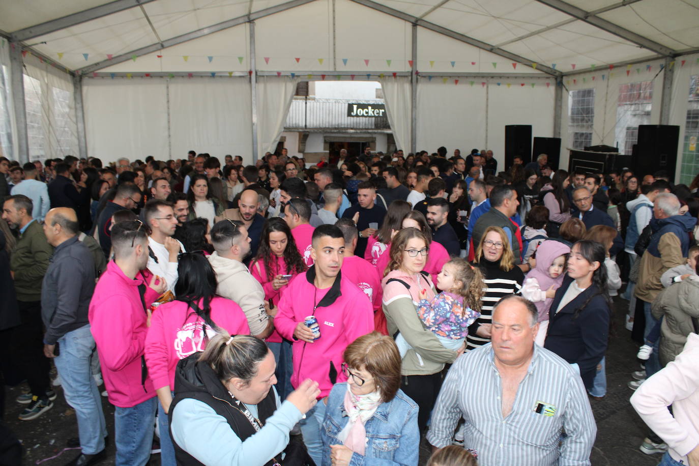 San Miguel de Valero disfruta con su fiesta y los toros