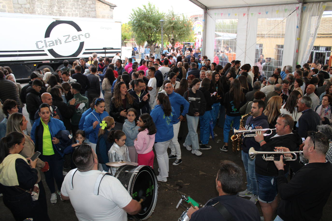 San Miguel de Valero disfruta con su fiesta y los toros