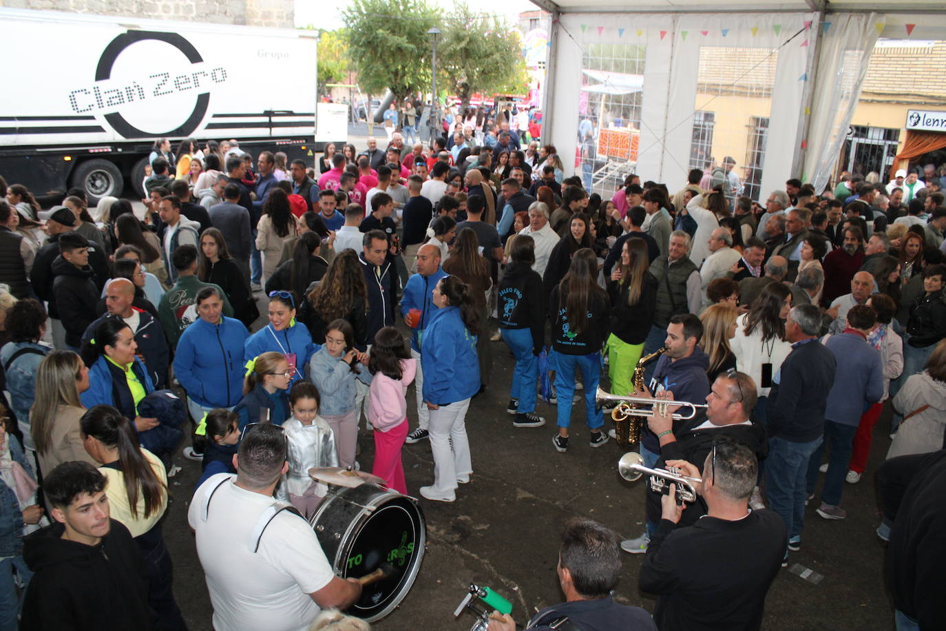 San Miguel de Valero disfruta con su fiesta y los toros