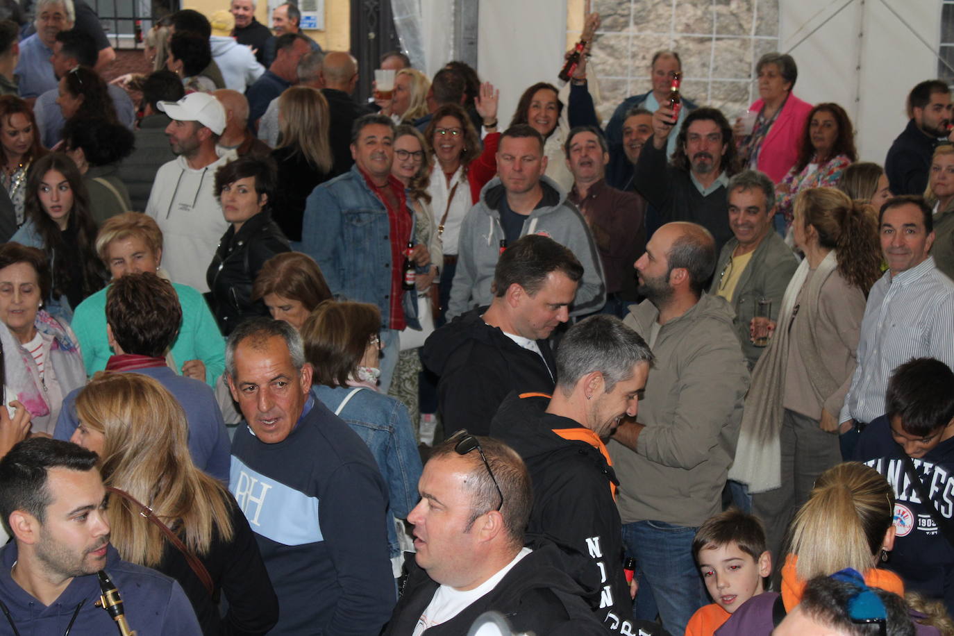 San Miguel de Valero disfruta con su fiesta y los toros