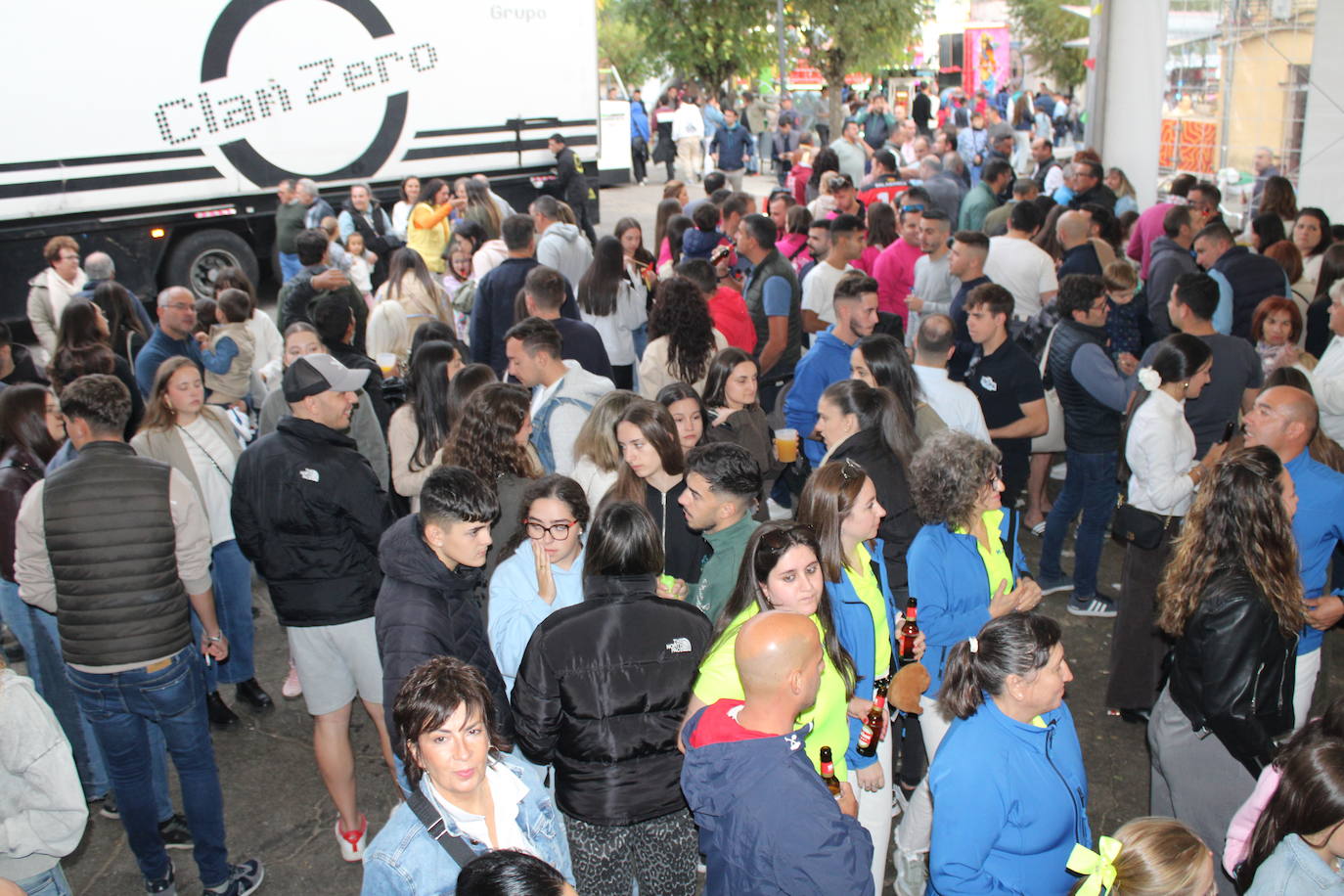 San Miguel de Valero disfruta con su fiesta y los toros