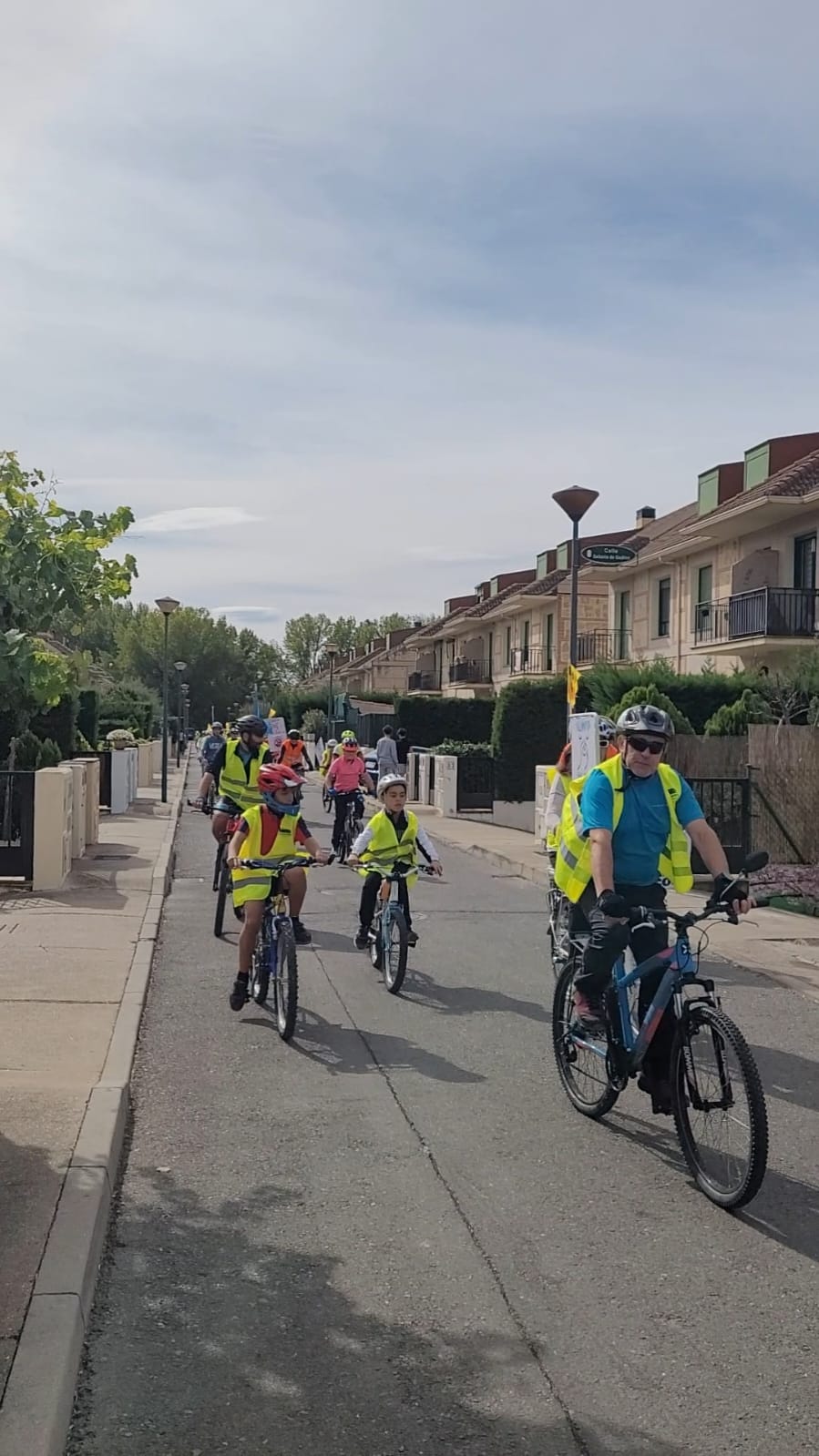 &#039;Cuidamos Villamayor&#039; continúa su lucha en contra de los malos olores industriales