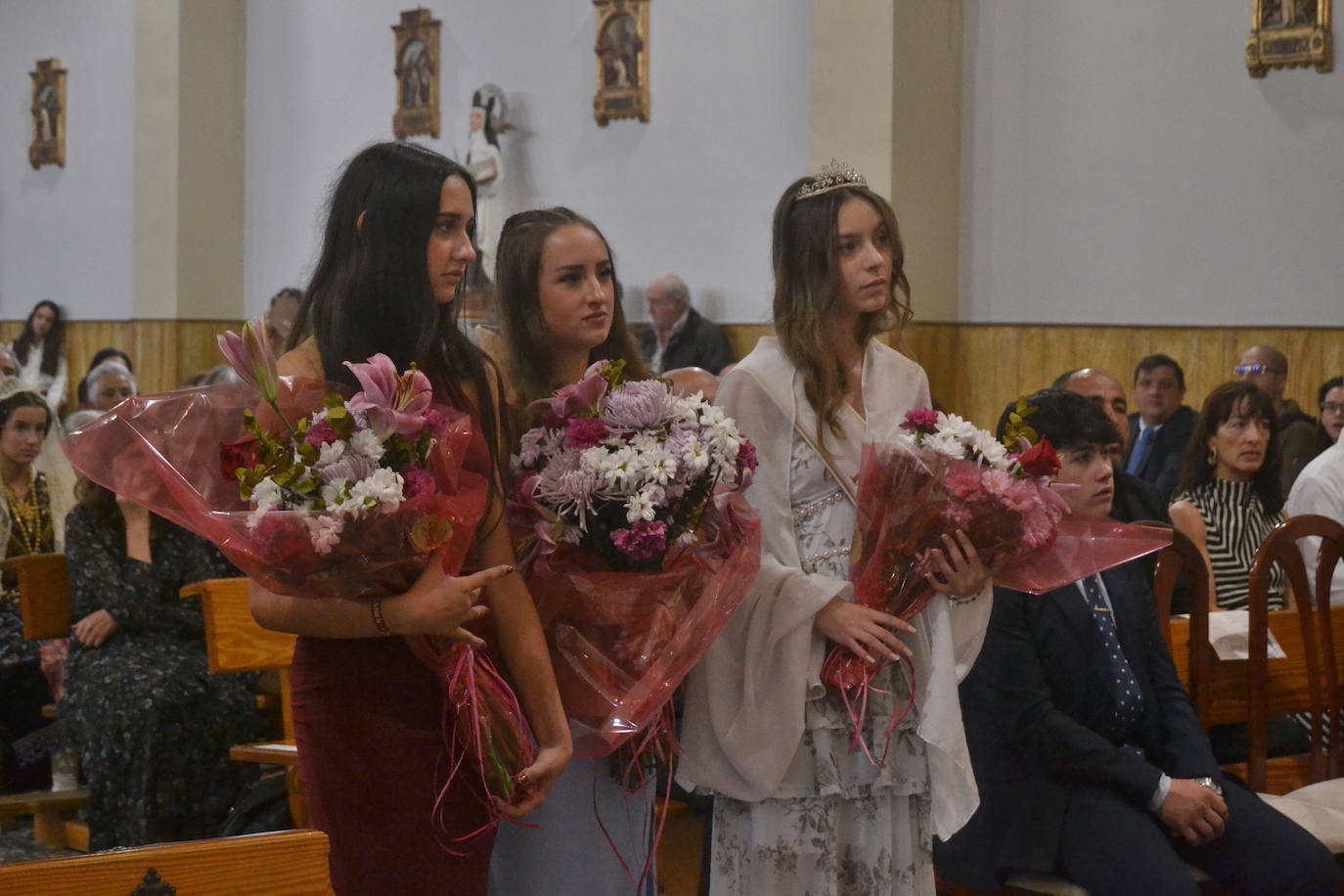 Tamames venera al Cristo del Amparo dentro del templo