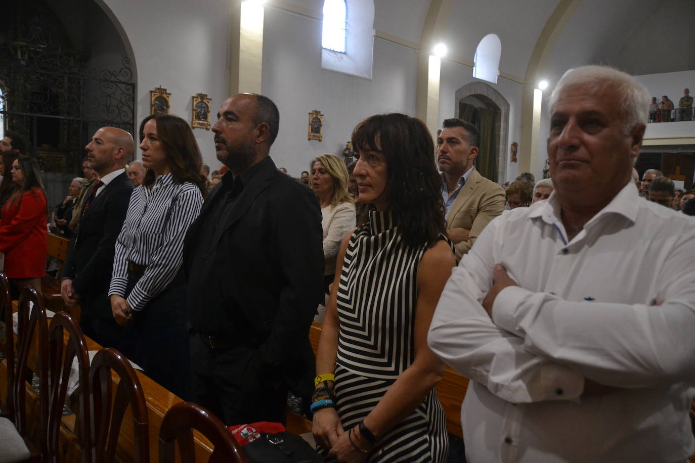 Tamames venera al Cristo del Amparo dentro del templo