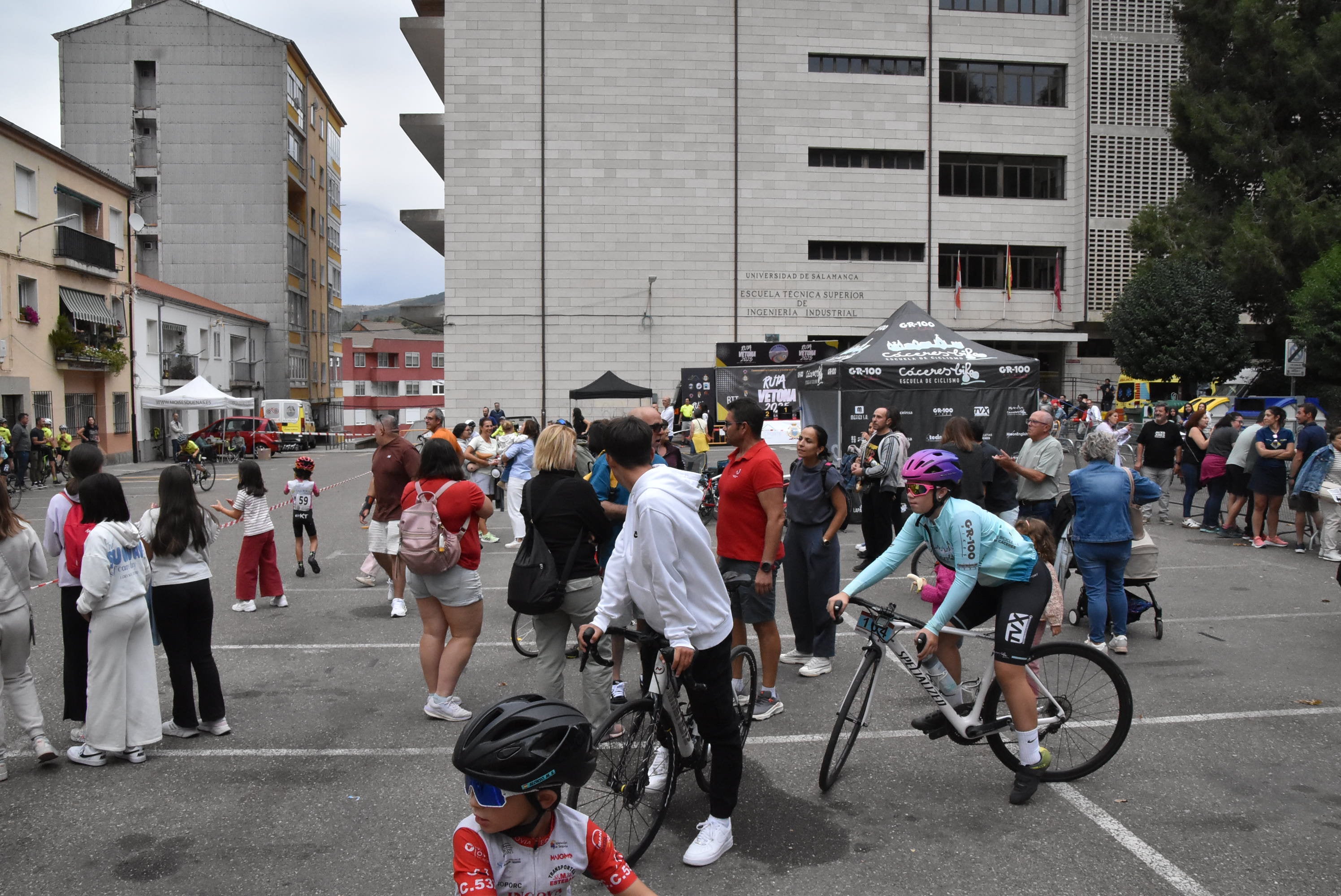 Buen ambiente en el Criterium de Dueñas en Béjar