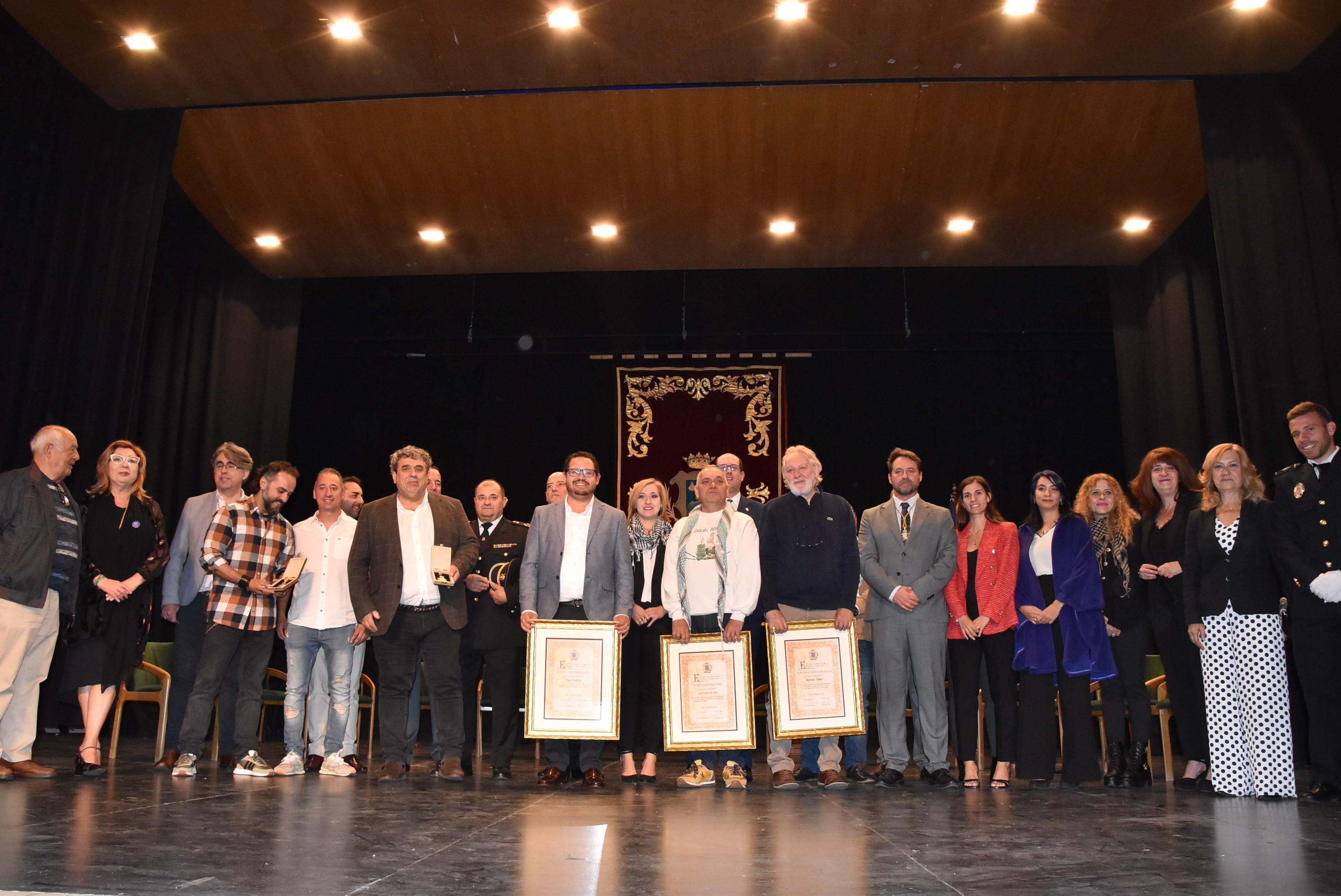 Béjar premia el esfuerzo en la solidaridad, la lucha contra la violencia de género y en la cultura