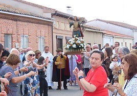 Bailes en honor a San Miguel en Zorita