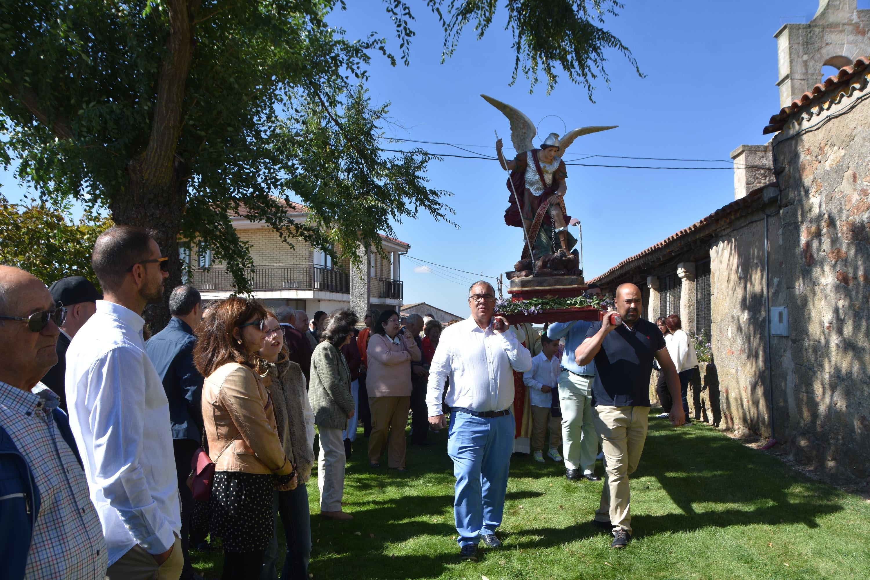 Día de honores a San Miguel en Santiz