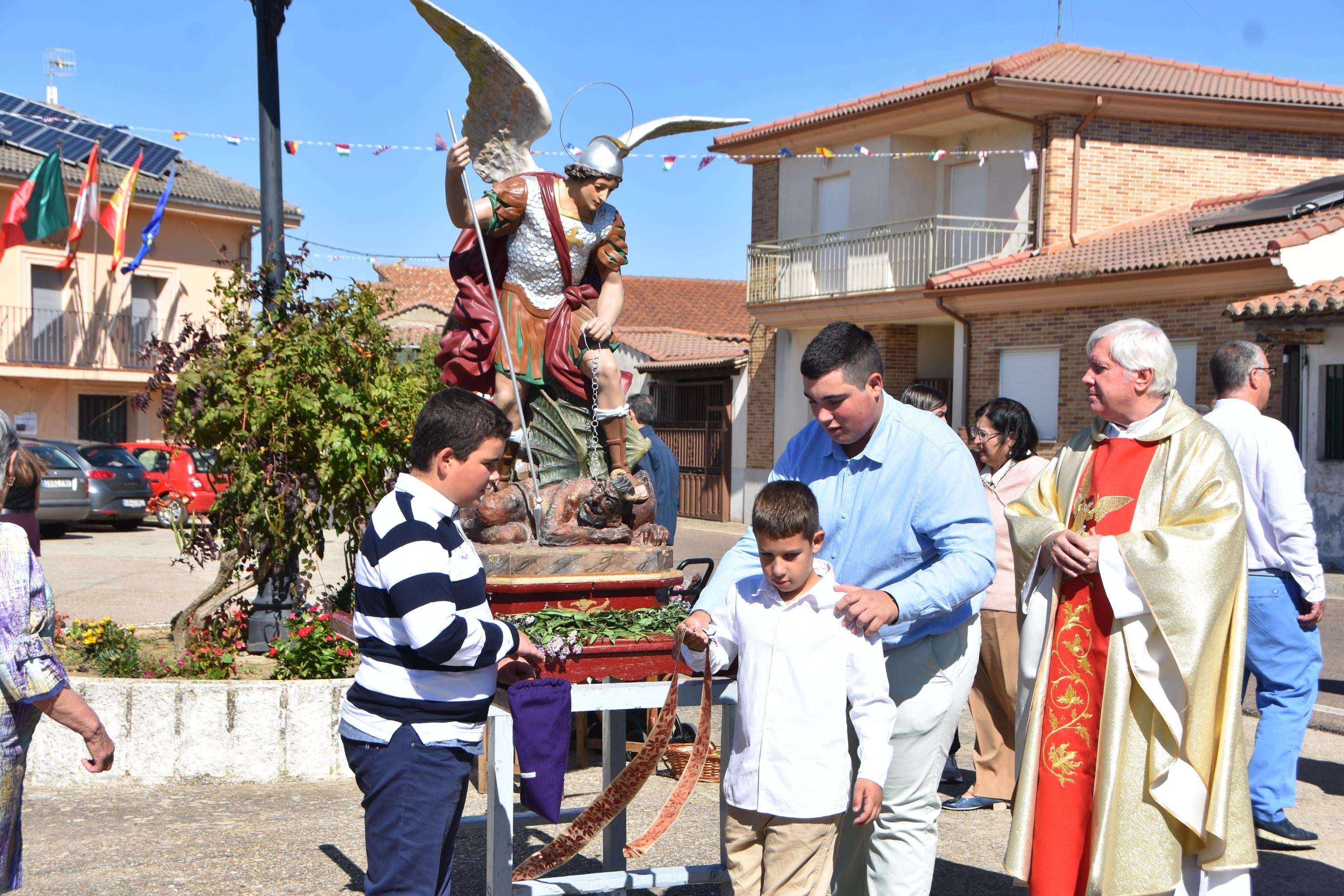 Día de honores a San Miguel en Santiz
