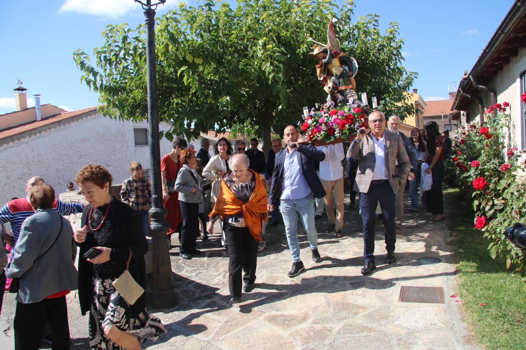 Cierre festivo en Juzbado con la gran procesión