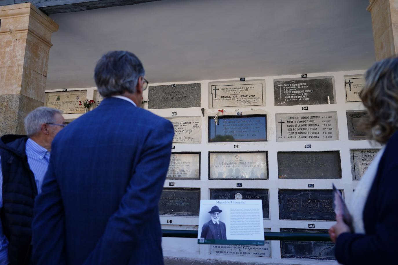 Rutas guiadas para estrenar la nueva señalización histórica del cementerio