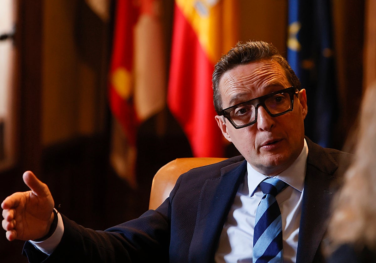 Juan Manuel Corchado, rector de la Universidad.