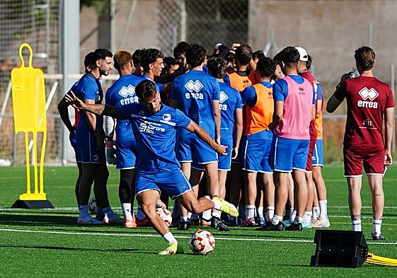 Palmero, en una sesión antes de ser sancionado por FIFA.