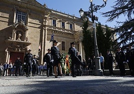 Miembros de la Policía Nacional durante el homenaje a los policías caídos