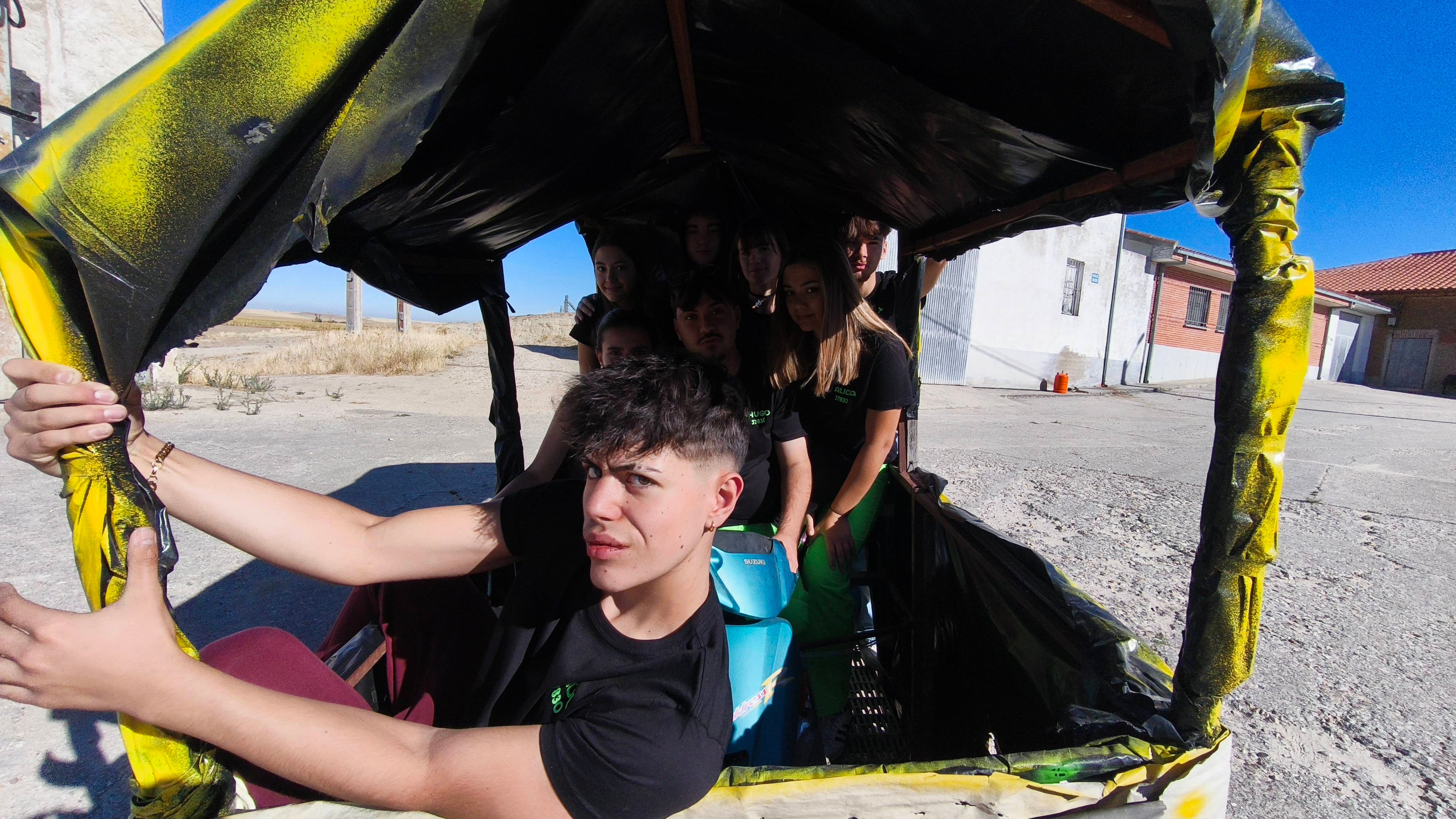 Los niños y jóvenes llenan de alegría las calles de Coca de Alba